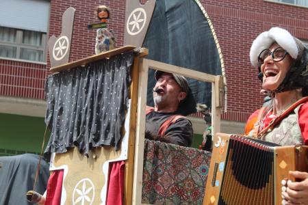 Títeres. Bailadera: "La ratita presumida".